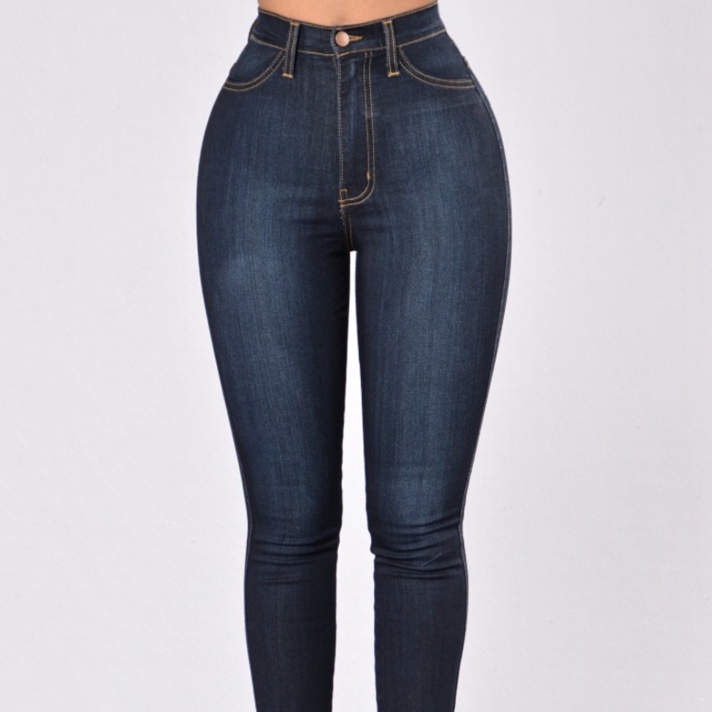 Fashion Nova Classic High Rise - Dark wash